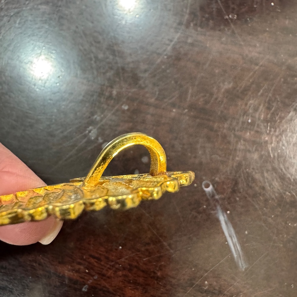 Gold plated handcrafted seahorse pendant - Picture 3 of 5